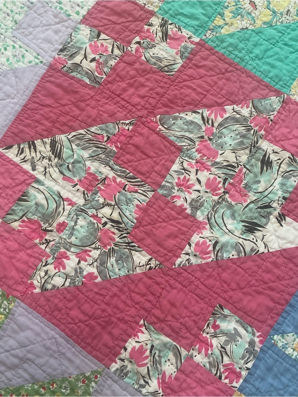 Vintage hand stitched multicolor Patchwork Quilt 72 x 74 USA made - Picture 4 of 10